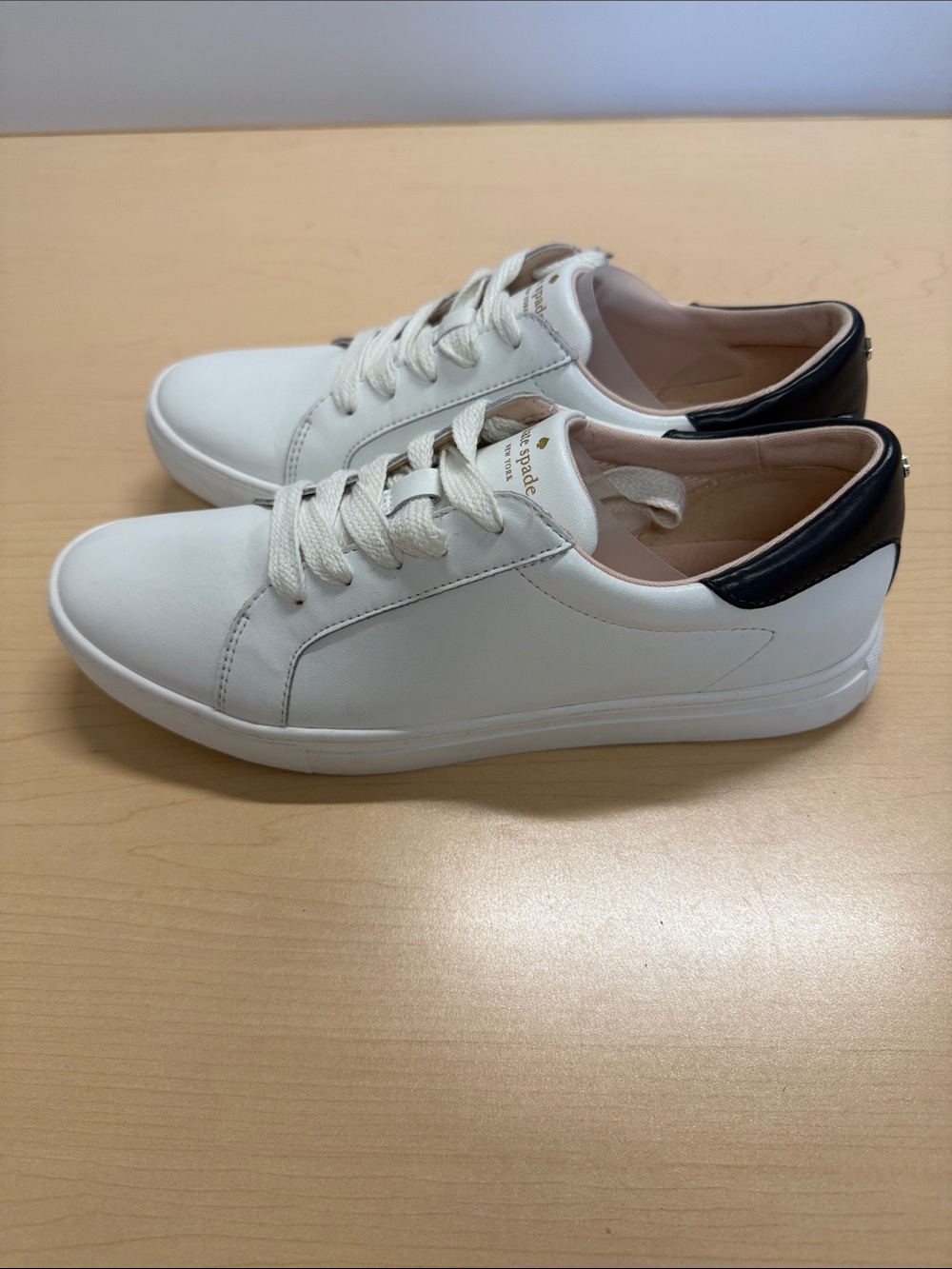 Kate Spade Alanna White Leather Sneakers Navy Accent Excellent Condition 8.5 - Picture 5 of 15